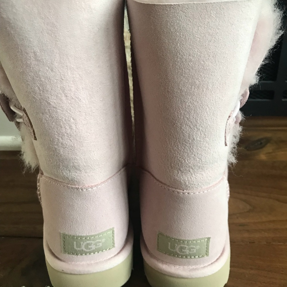 UGG Bailey Button Poppy - Picture 5 of 8